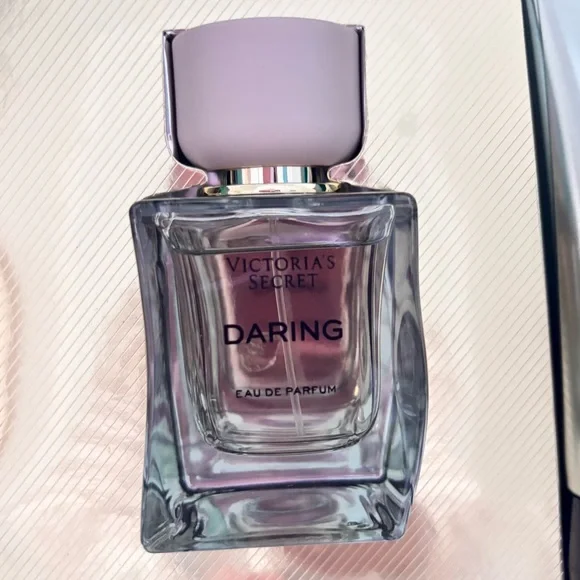 VICTORIA'S SECRET Daring Fragrance 3-Piece Gift Set - Picture 3 of 14